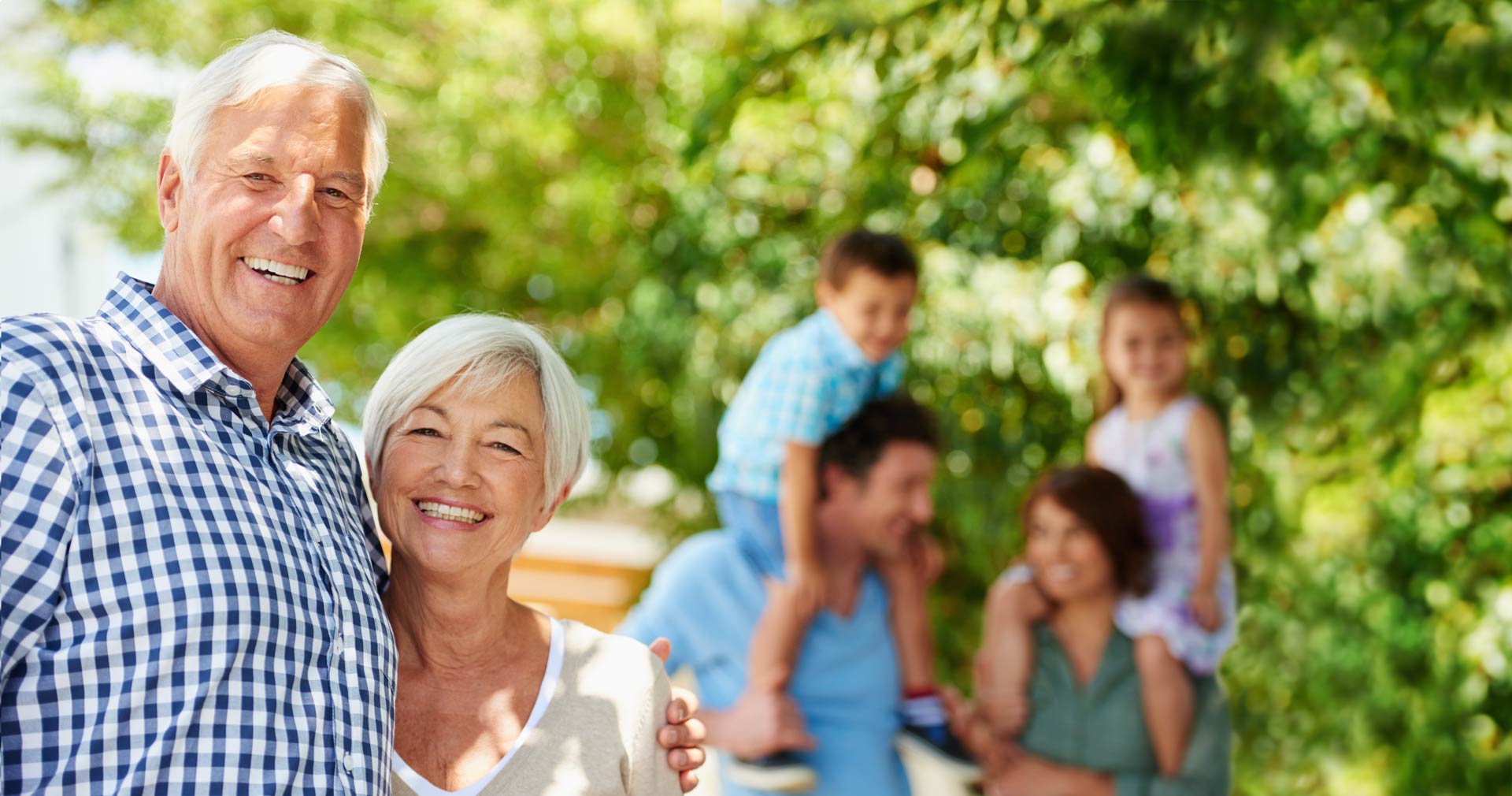 retired couple with family